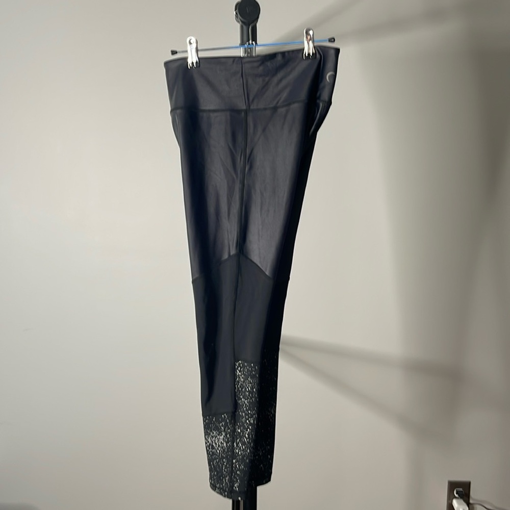 Zyia black reflective light n tight